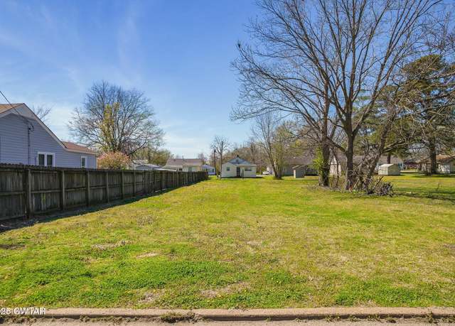 Property at 205 Peabody Ave, Jackson, TN 38301
