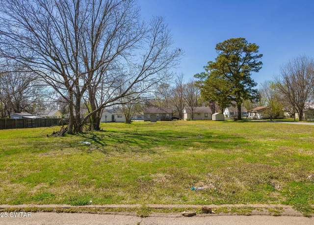 Property at 209 Peabody Ave, Jackson, TN 38301