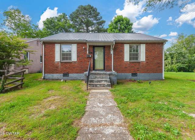 Property at 402 Edgewood St, Paris, TN 38242, 3 beds, 1 bath