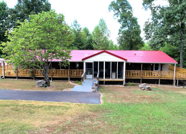 Property at 1931 Highway 100 E, Decaturville, TN 38329, 3 beds, 2.5 baths