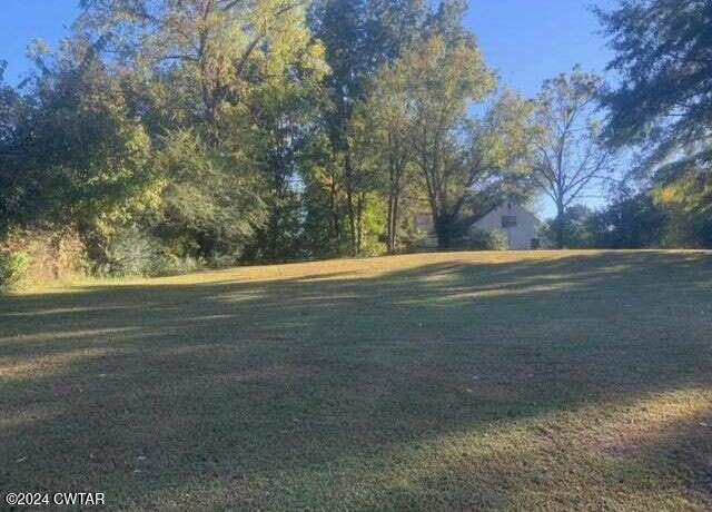 Property at 202 Harris St, Jackson, TN 38301