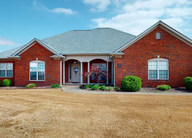 Property at 1457 Highland Dr, Dyersburg, TN 38024, 4 beds, 3.5 baths