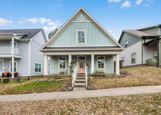 Property at 237 Wells St, Jackson, TN 38301, 3 beds, 2.5 baths