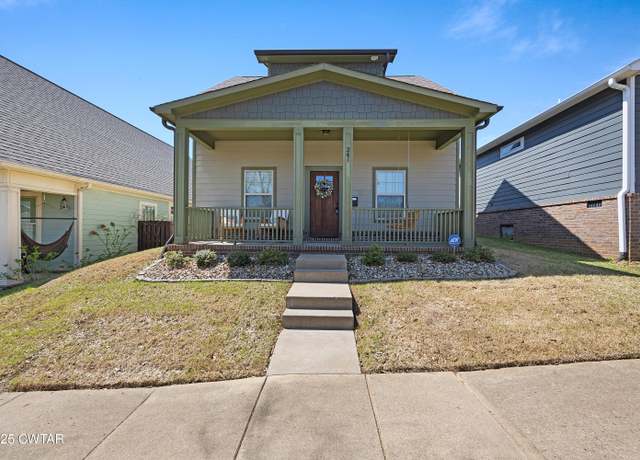 Property at 241 Wells St, Jackson, TN 38301, 3 beds, 2.5 baths