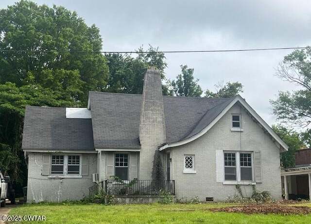 Property at 2425 E Main St, Humboldt, TN 38343, 3 beds, 2 baths