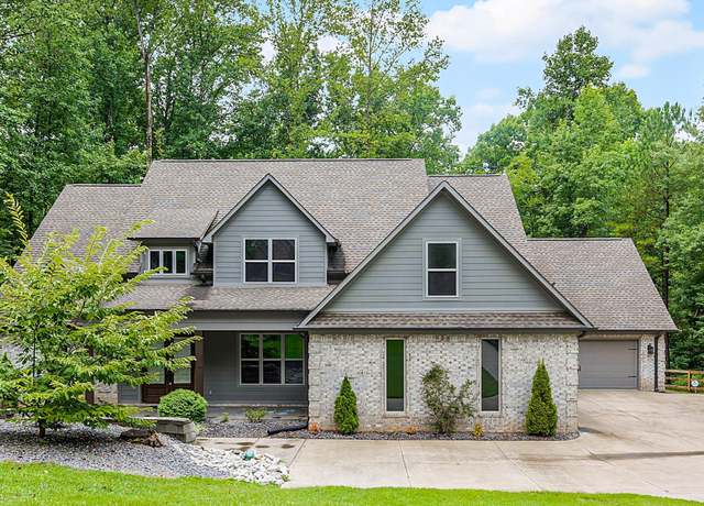 Property at 9 Forest Downs Dr, Jackson, TN 38305, 5 beds, 3 baths