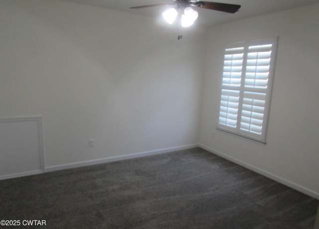 Property at 1607 Oak Dr, Murfreesboro, TN 37128, 4 beds, 3 baths