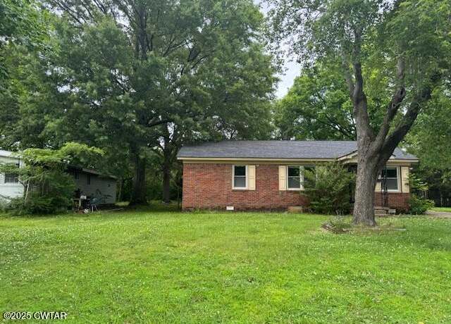 Property at 406 W 10th St, Trenton, TN 38382, 3 beds, 2 baths