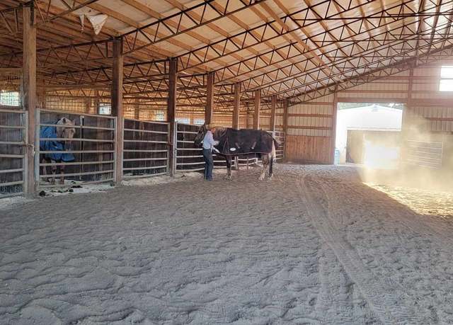 Property at 2110 Red Top Hill Rd, Buchanan, TN 38222, 5 beds, 2 baths