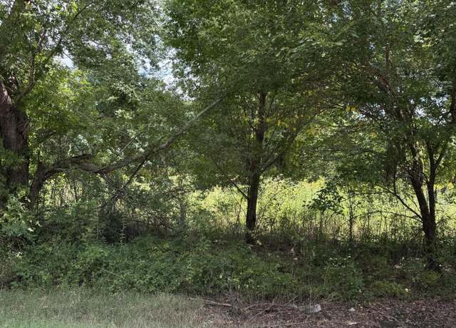 Property at 333 Charlie Lewis Rd, Trenton, TN 38382