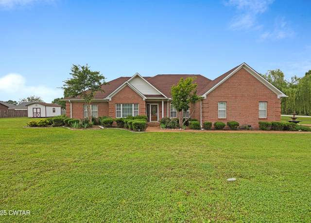Property at 635 W Church Ave, Medina, TN 38355, 4 beds, 2.5 baths