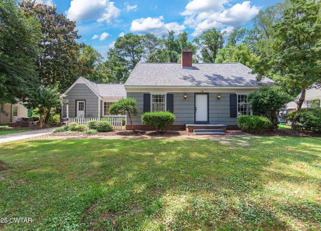 Property at 19 Mimosa Dr, Jackson, TN 38301, 4 beds, 3 baths