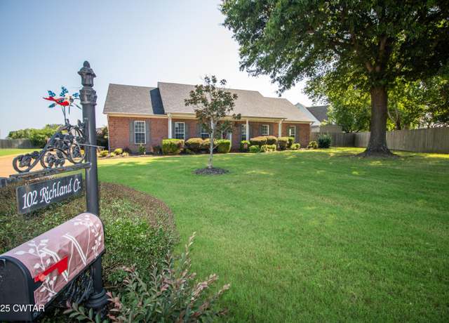 Property at 102 Richland Cv, Jackson, TN 38305, 4 beds, 2.5 baths