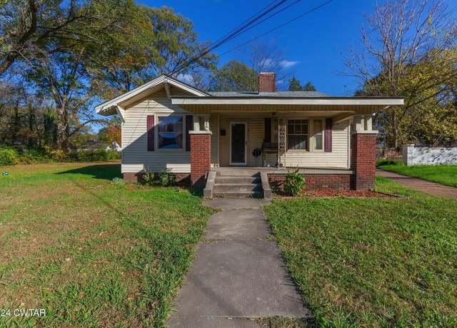 Property at 242 Campbell St, Jackson, TN 38301, 3 beds, 2.5 baths