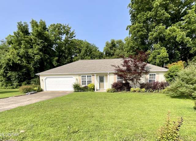 Property at 815 Blake Cv, Dyersburg, TN 38024, 3 beds, 2 baths