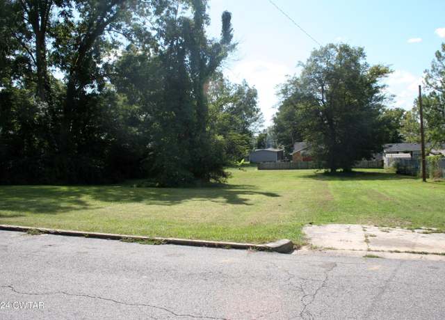 Property at 715 Finley St, Dyersburg, TN 38024