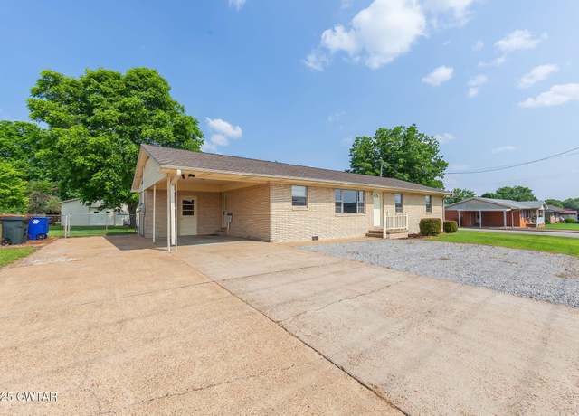 Property at 742 Natchez Trace Dr, Lexington, TN 38351, 3 beds, 2 baths
