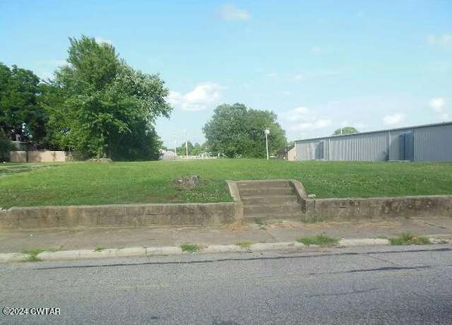 Property at 558 S Royal St, Jackson, TN 38301