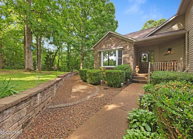 Property at 160 Trail Dr, Jackson, TN 38301, 4 beds, 3.5 baths