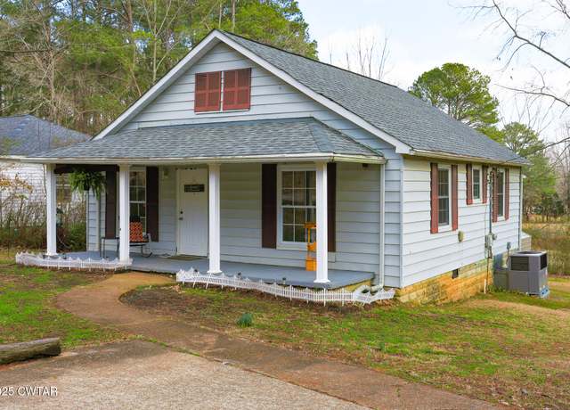 Property at 296 High St St, Huntingdon, TN 38344, 3 beds, 1.5 baths
