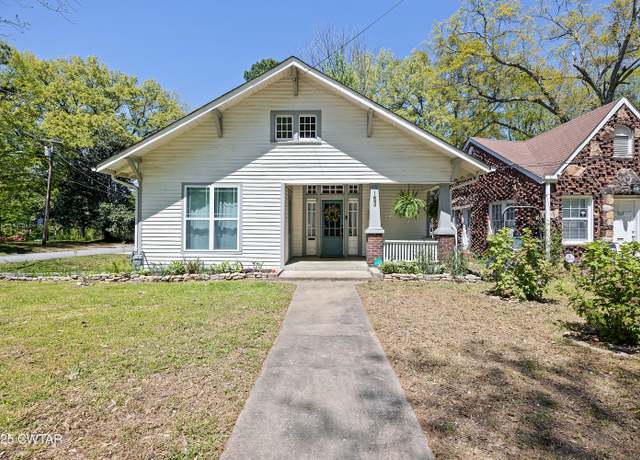 Property at 153 Crescent Ave, Jackson, TN 38301, 3 beds, 2 baths