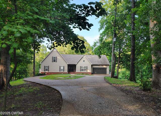 Property at 207 Juniper Cir, Dyersburg, TN 38024, 4 beds, 3 baths