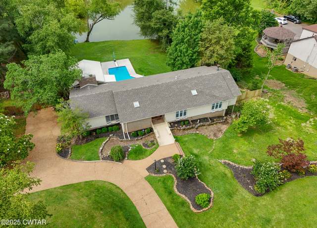 Property at 1035 Thorntree Dr, Dyersburg, TN 38024, 4 beds, 4.5 baths
