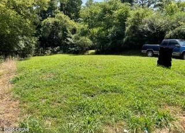Property at 218 Reynolds Ave, Dyersburg, TN 38024