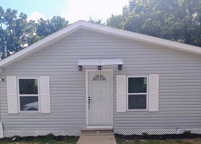 Property at 10 Hill St, Jackson, TN 38301, 3 beds, 2 baths