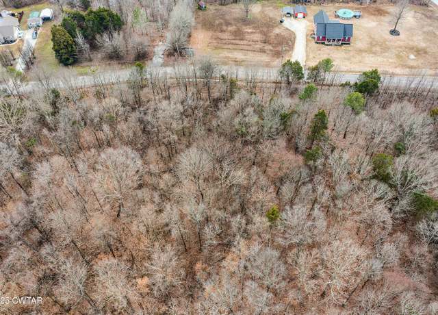 Property at 44 Lake Hayes Estate Rd, Trenton, TN 38382