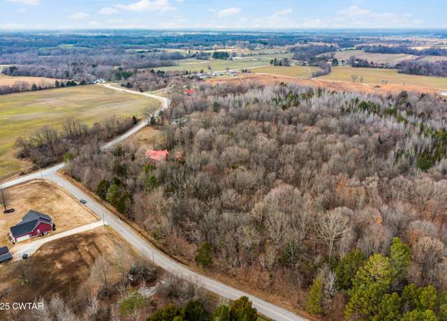 Property at 46 Lake Hayes Estate Rd, Trenton, TN 38382
