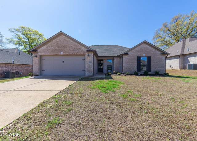 Property at 126 Gatewick Dr, Jackson, TN 38305, 3 beds, 2 baths