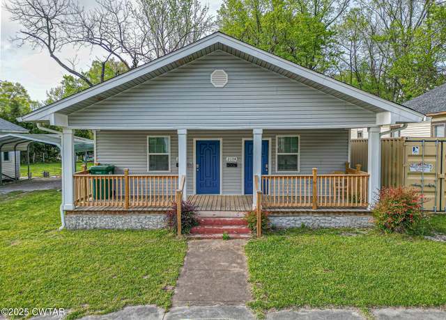 Property at 217 Walnut Street St, Jackson, TN 38301, 2 beds, 2 baths