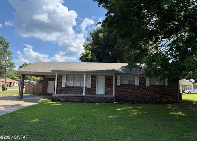 Property at 915 Daniel Boone Dr, Dyersburg, TN 38024, 3 beds, 1.5 baths