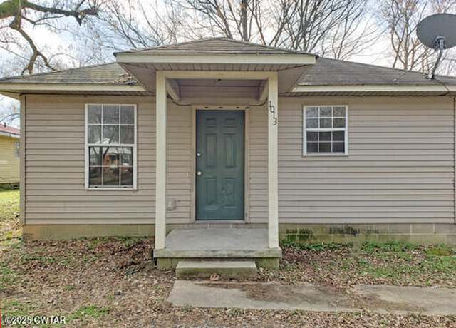 Property at 1013 & 1015 Tucker St, Dyersburg, TN 38024, 6 beds, 2 baths
