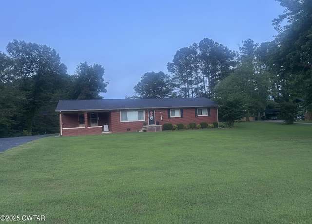Property at 725 E Poplar Dr, Decaturville, TN 38329, 3 beds, 2 baths