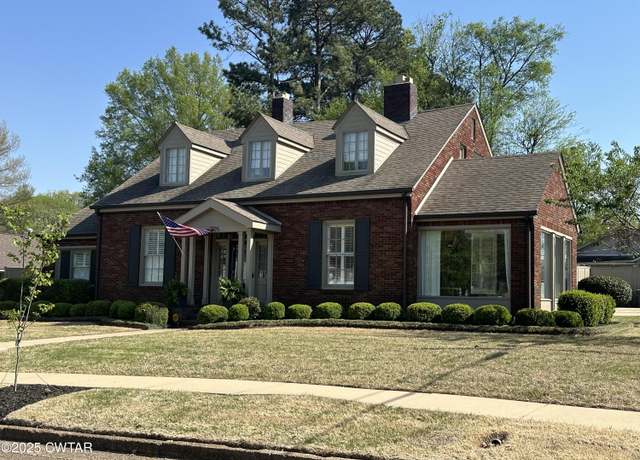 Property at 905 E Exchange St, Union City, TN 38261, 5 beds, 3 baths
