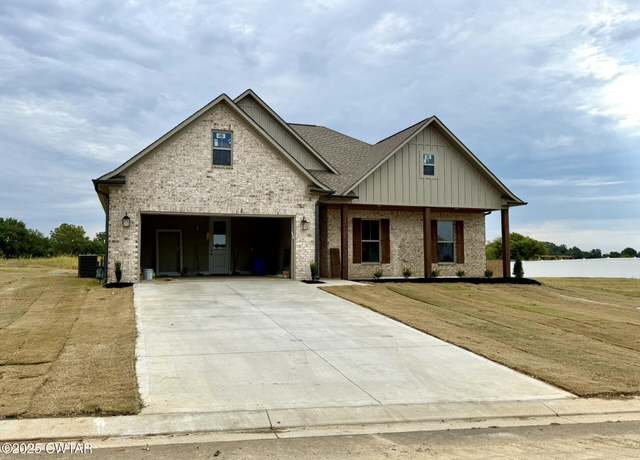 Property at 66 Kensington Way, Dyersburg, TN 38024, 3 beds, 2 baths