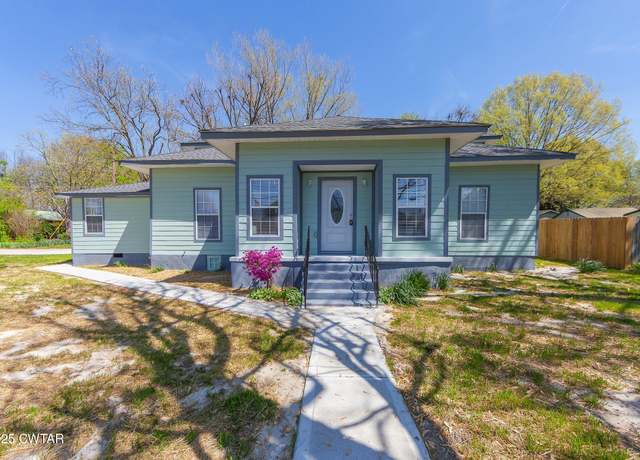 Property at 501 S Second St, Greenfield, TN 38230, 4 beds, 3 baths