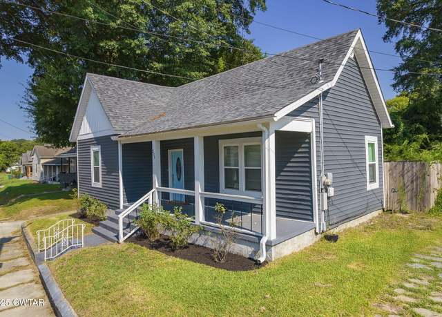 Property at 209 Hatton St, Jackson, TN 38301, 3 beds, 2 baths