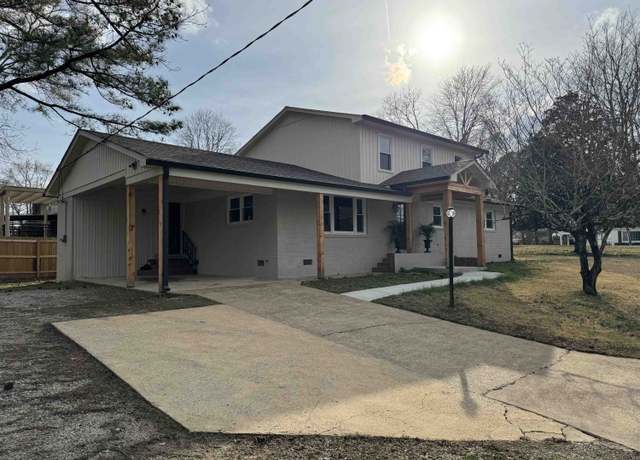 Property at 208 Fourth St, Henderson, TN 38340, 6 beds, 2.5 baths