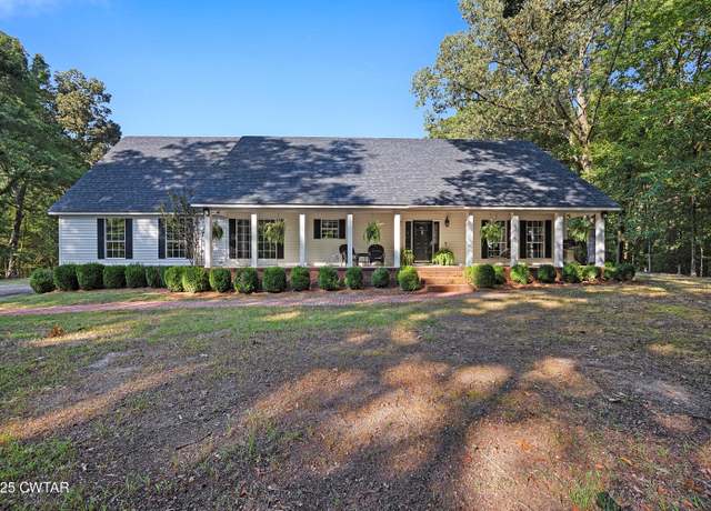 Property at 218 Old Bells Rd, Jackson, TN 38305, 3 beds, 2 baths
