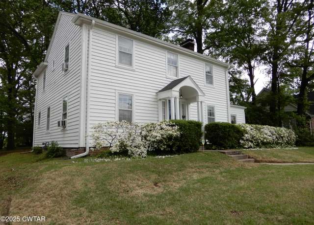 Property at 306 Morningside Dr, Jackson, TN 38301, 3 beds, 2.5 baths
