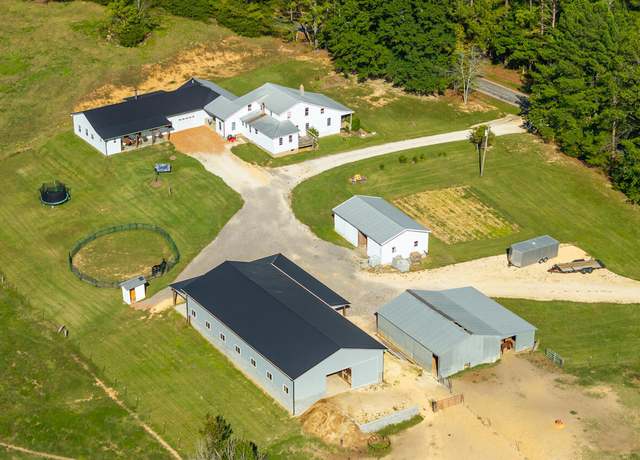 Property at 715 Red Williams Rd, Huntingdon, TN 38344, 4 beds, 1 bath