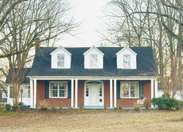 Property at 202 Lombardy St, Trenton, TN 38382, 3 beds, 3 baths