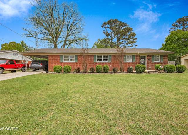 Property at 1307 Harbert Ave, Trenton, TN 38382, 3 beds, 2 baths