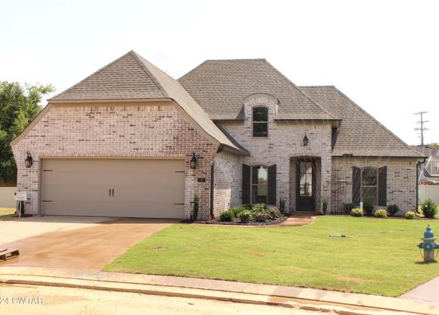 Property at 1 Emerald Breeze Dr, Jackson, TN 38305, 3 beds, 3 baths