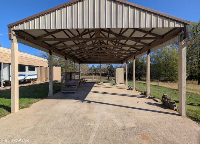 Property at 250 Peavy Cv, Decaturville, TN 38329