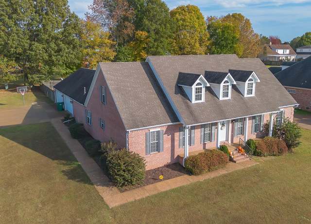 Property at 114 Larkwood Dr, Jackson, TN 38305, 6 beds, 3.5 baths