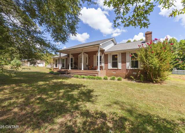 Property at 100 Eddie Arnold Rd, Bradford, TN 38316, 3 beds, 2.5 baths